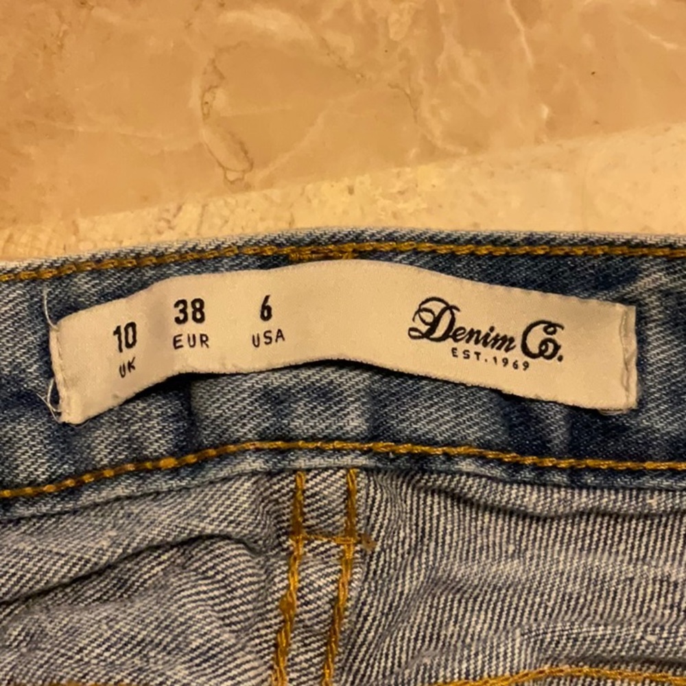 Denim&Co. Denim shorts with lace accent - Picture 5 of 5